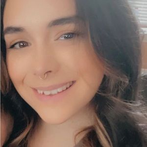 Meet your Posher, Michaela